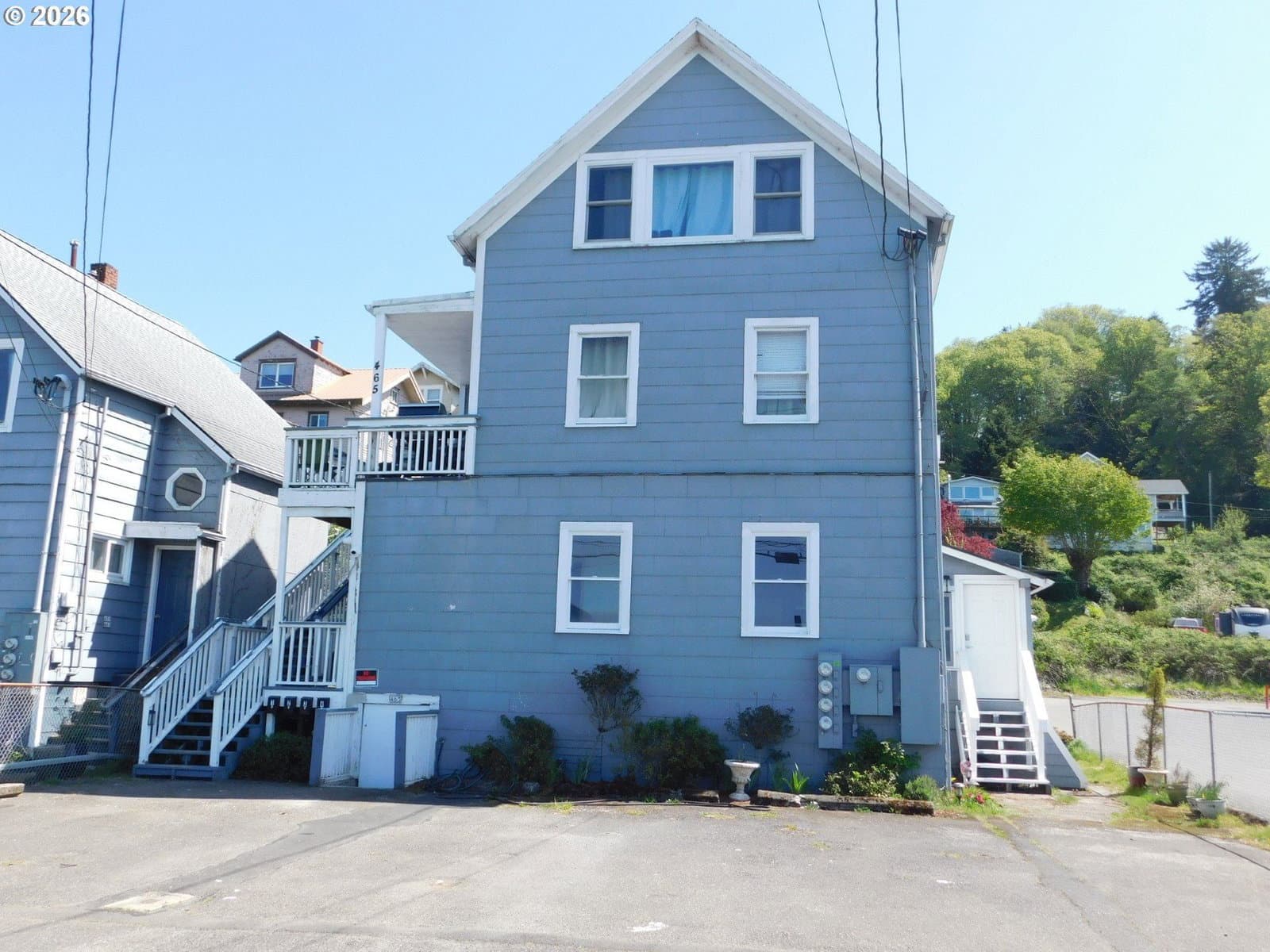 Listing photo 1 of 6