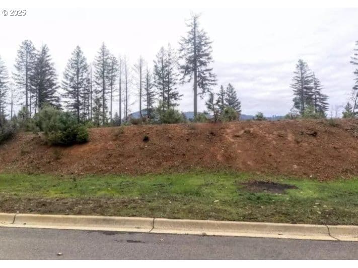 Listing photo 1 of 2