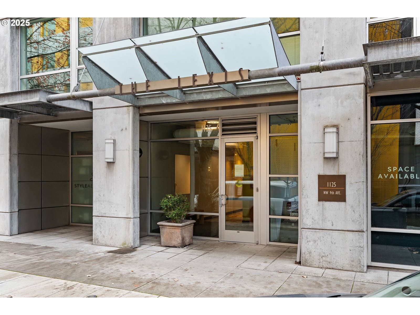 Listing photo 1 of 6