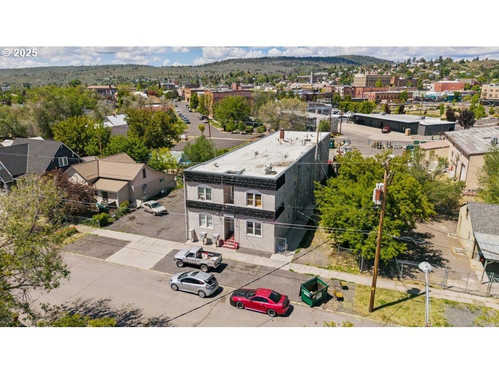 Listing photo 1 of 6