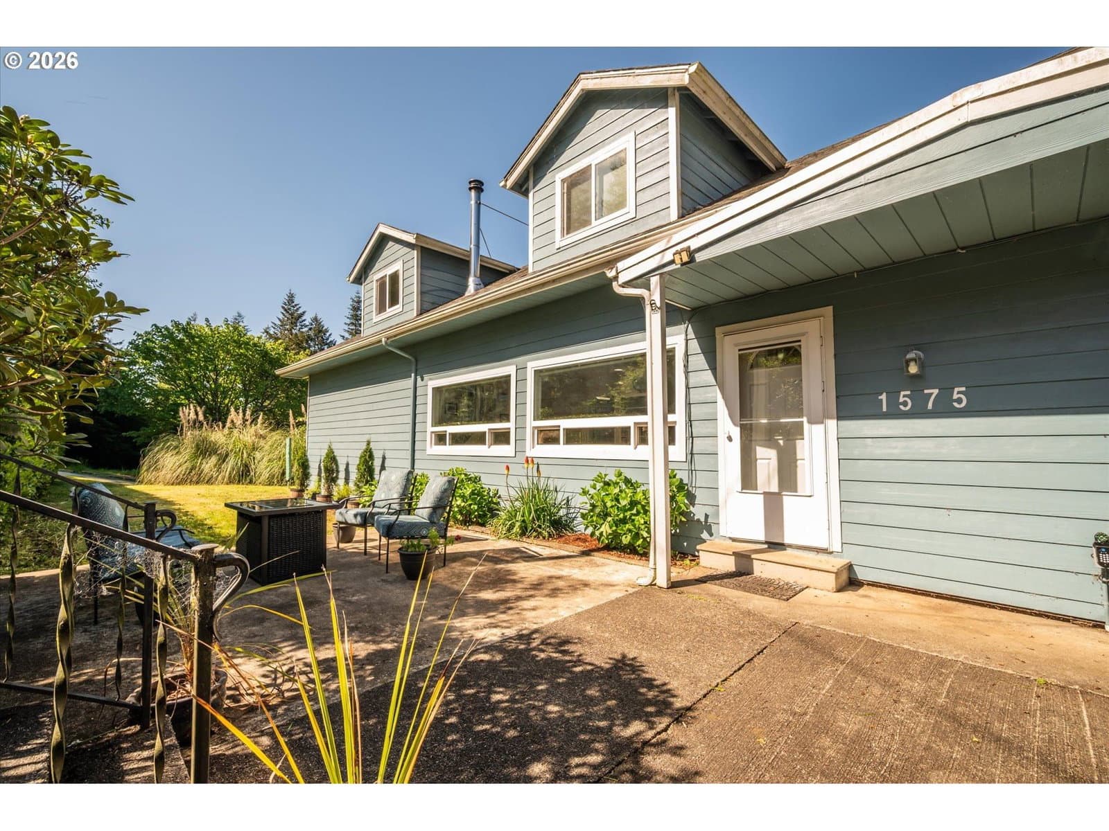 Listing photo 1 of 6