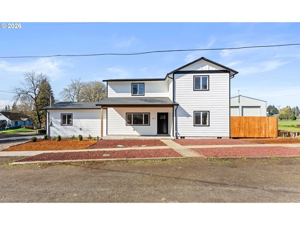 Listing photo 1 of 6