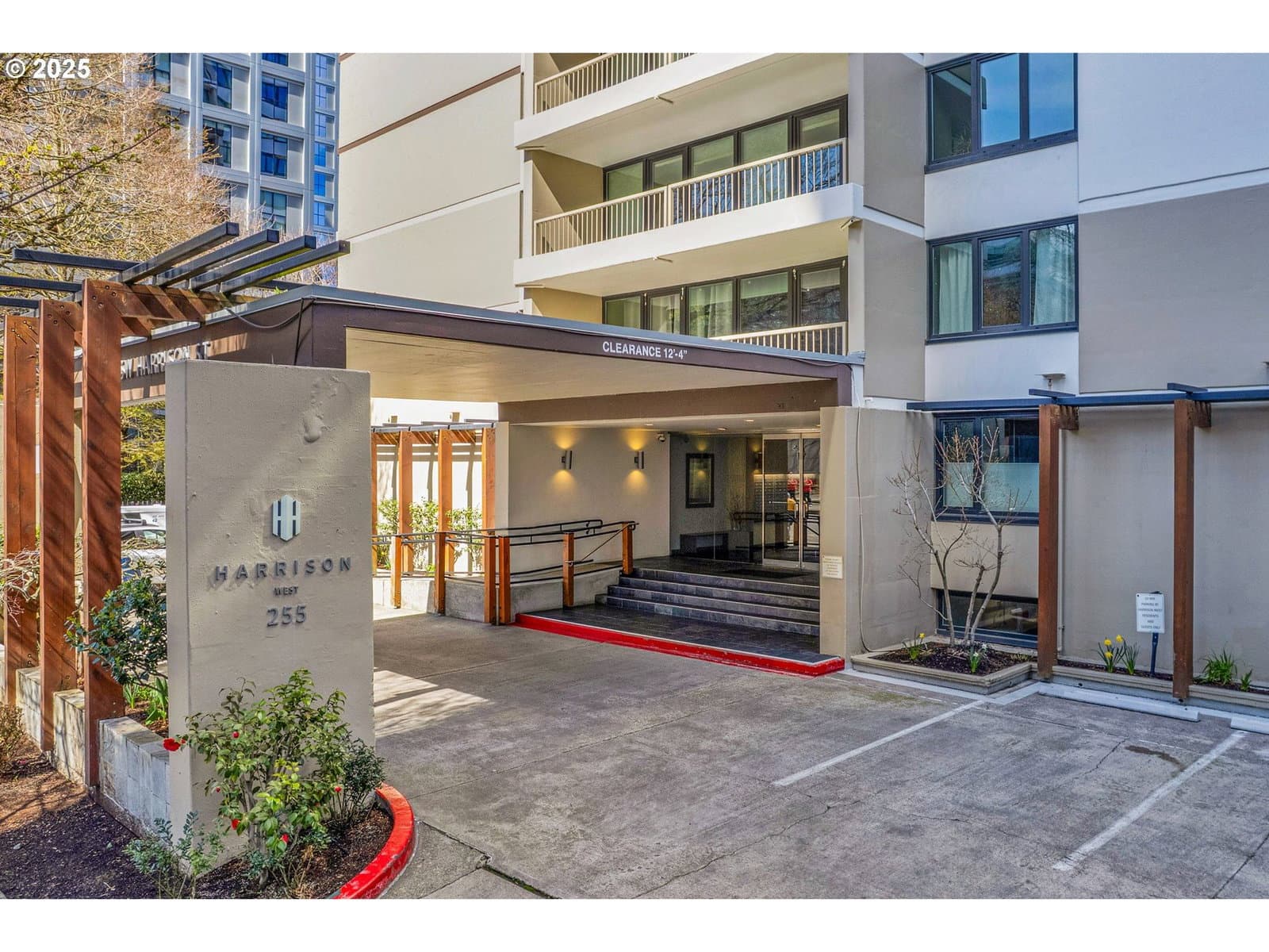 Listing photo 1 of 6