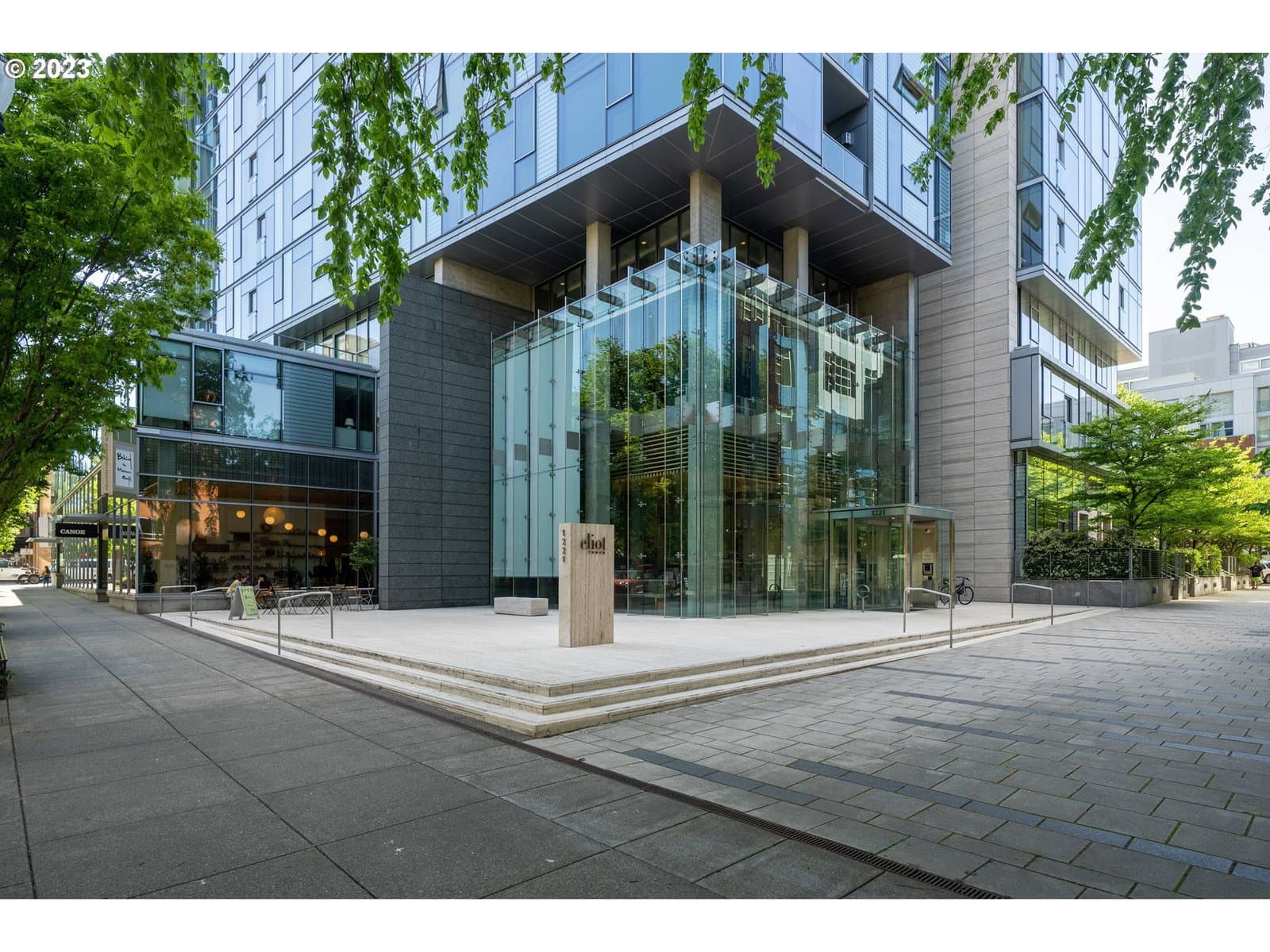 Listing photo 1 of 6