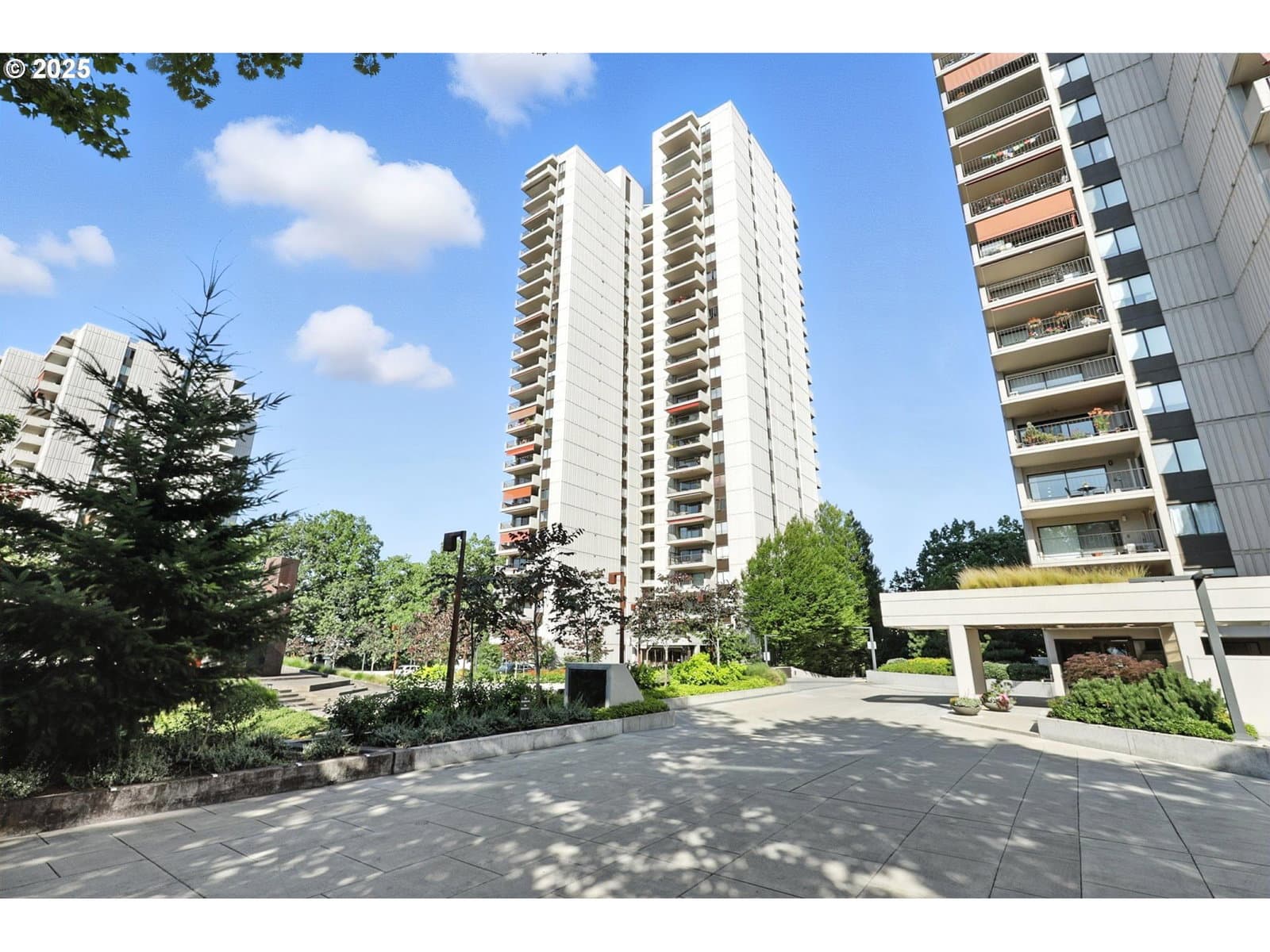 Listing photo 1 of 6