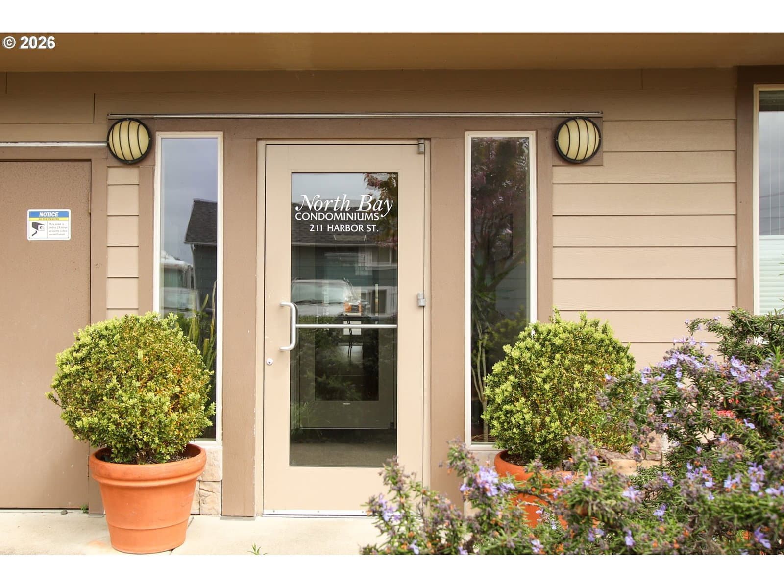 Listing photo 1 of 6