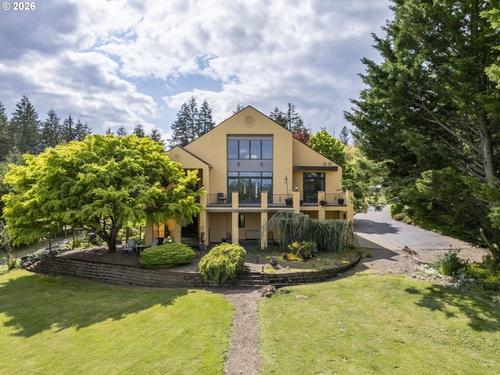 Listing photo 1 of 6