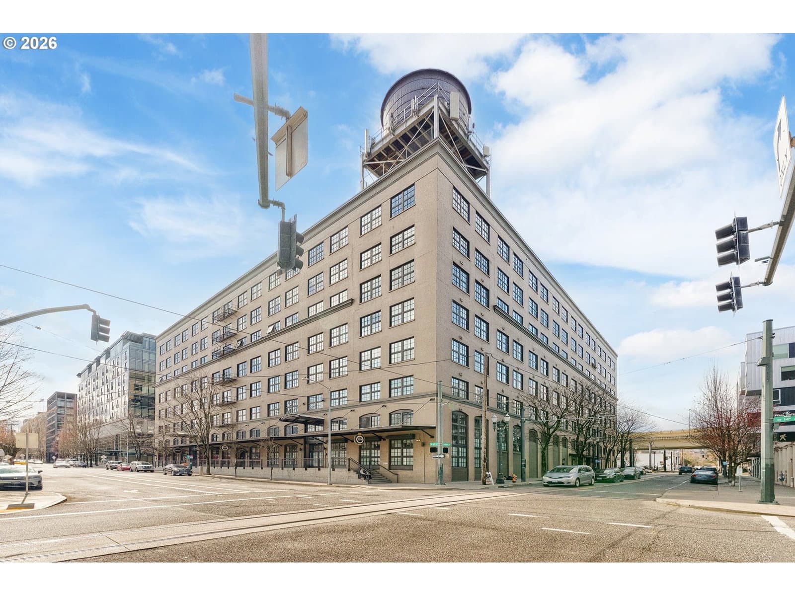 Listing photo 1 of 6