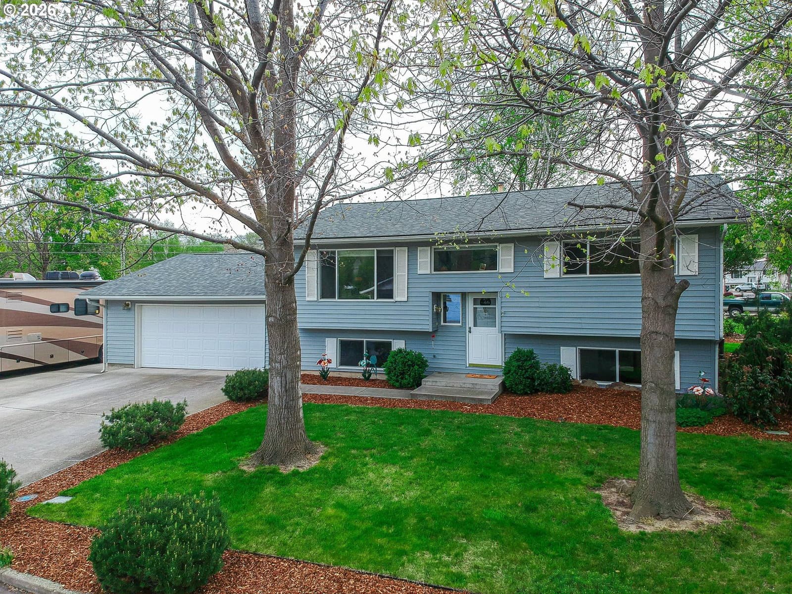 Listing photo 1 of 6