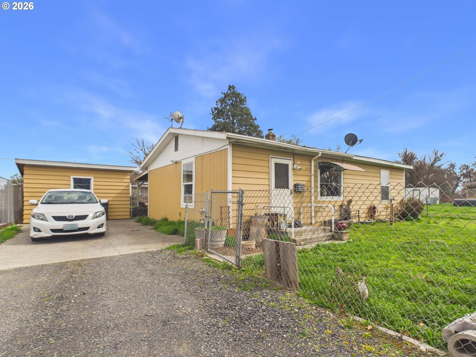 Listing photo 1 of 6