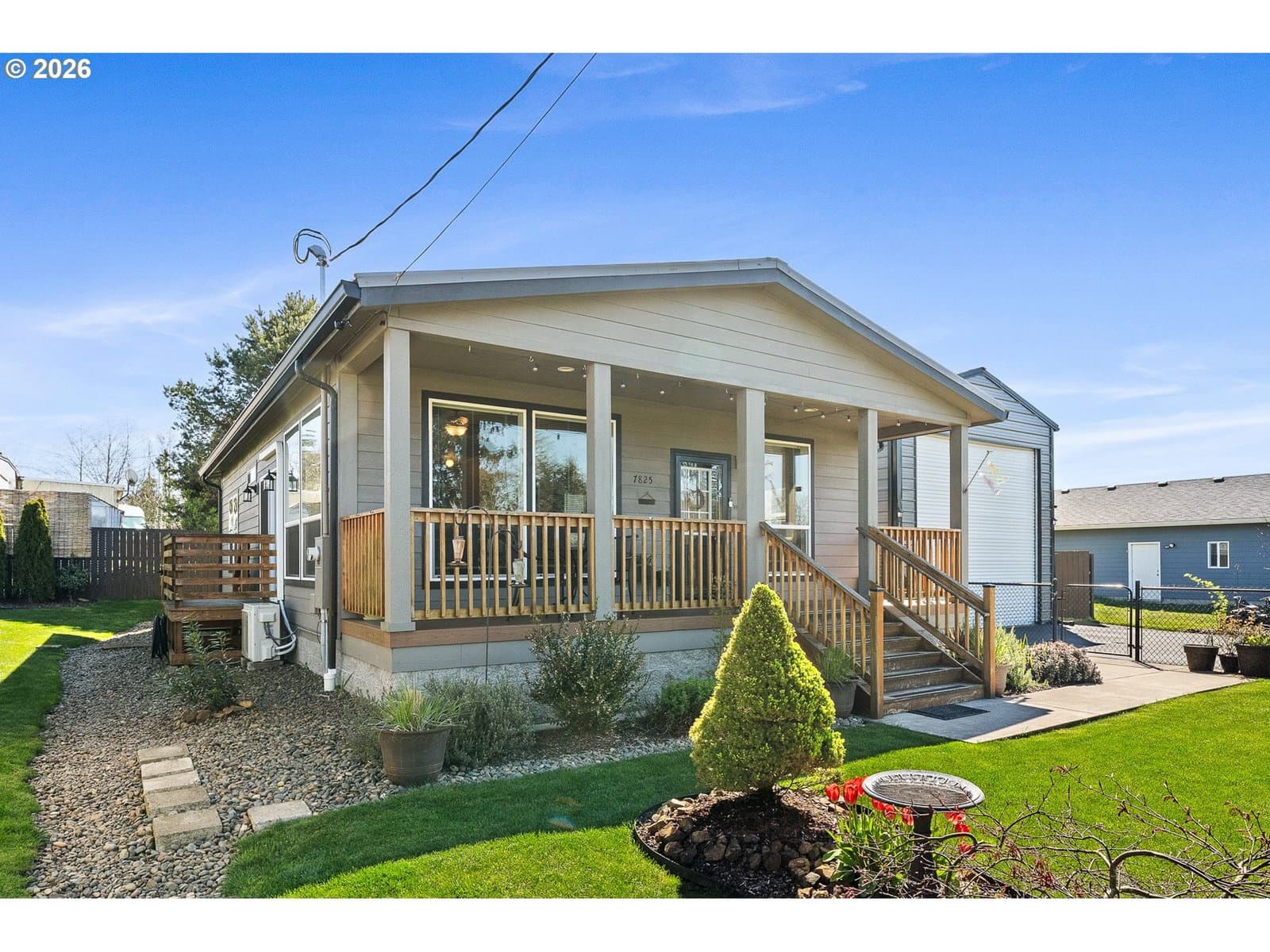 Listing photo 1 of 6