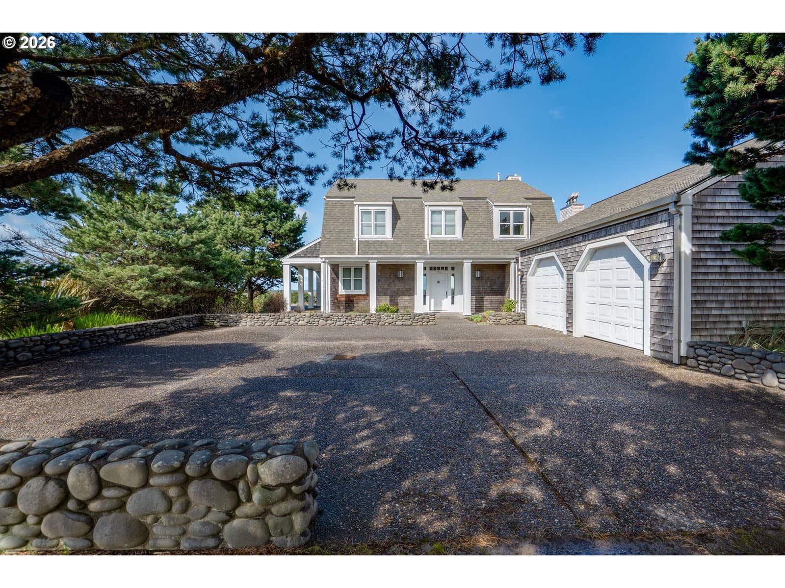 Listing photo 1 of 6