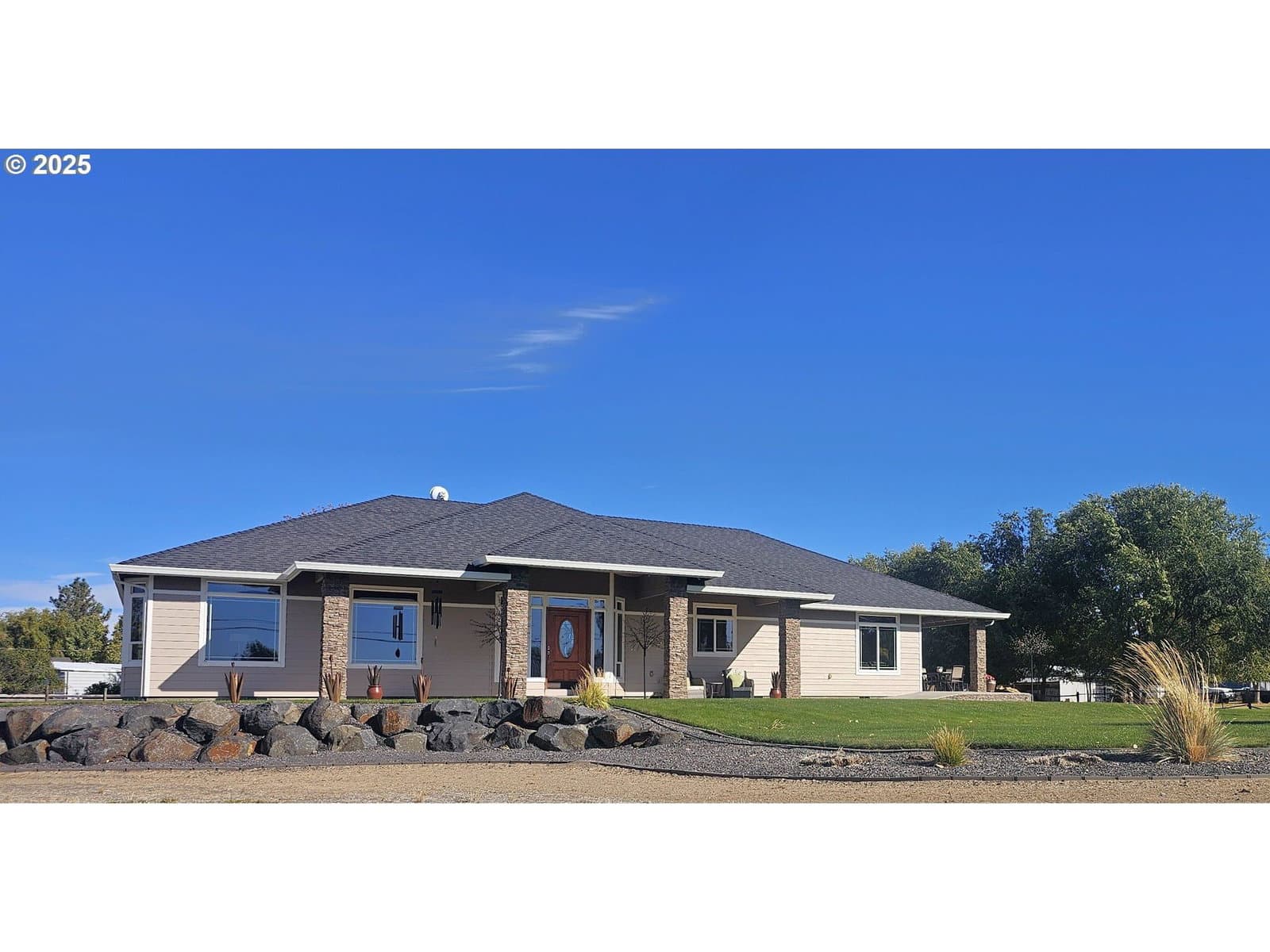 Listing photo 1 of 6