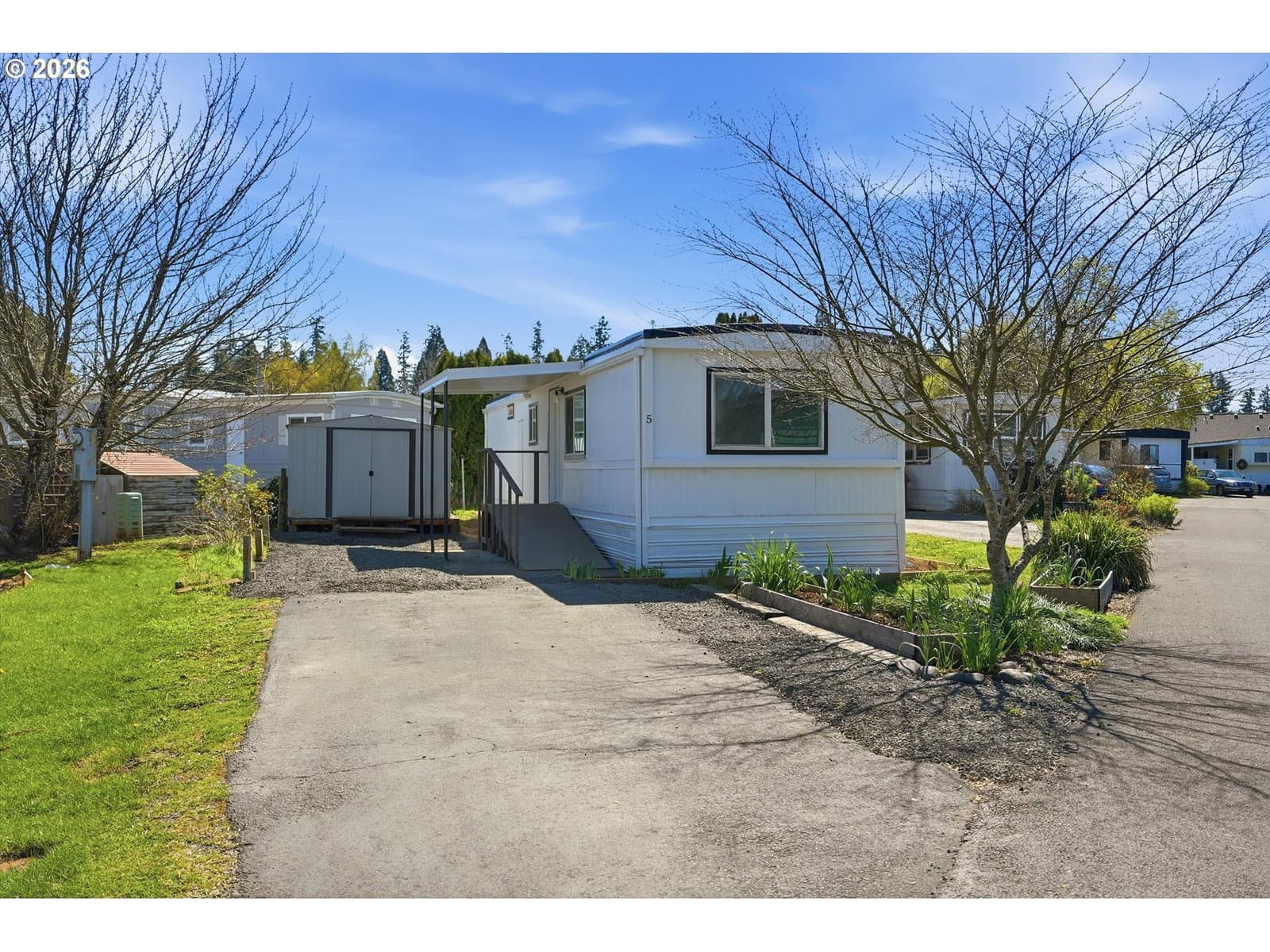 Listing photo 1 of 6