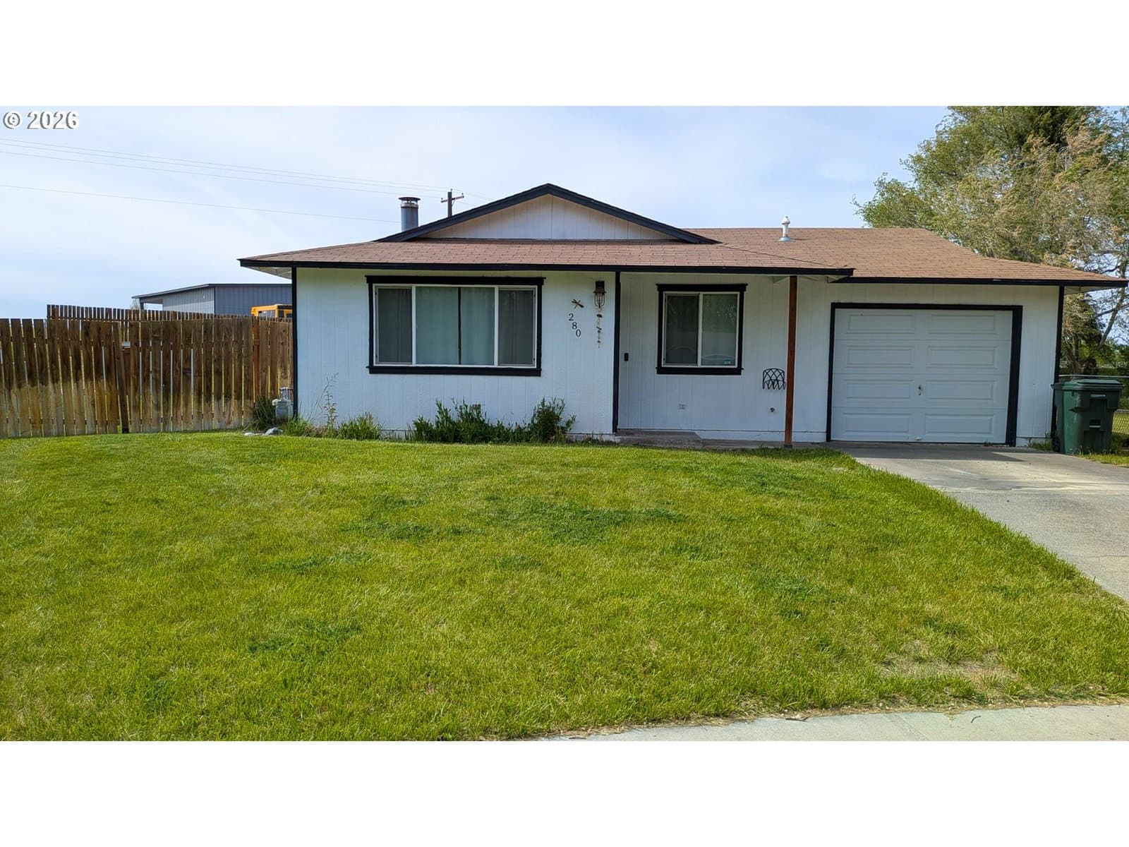 Listing photo 1 of 6