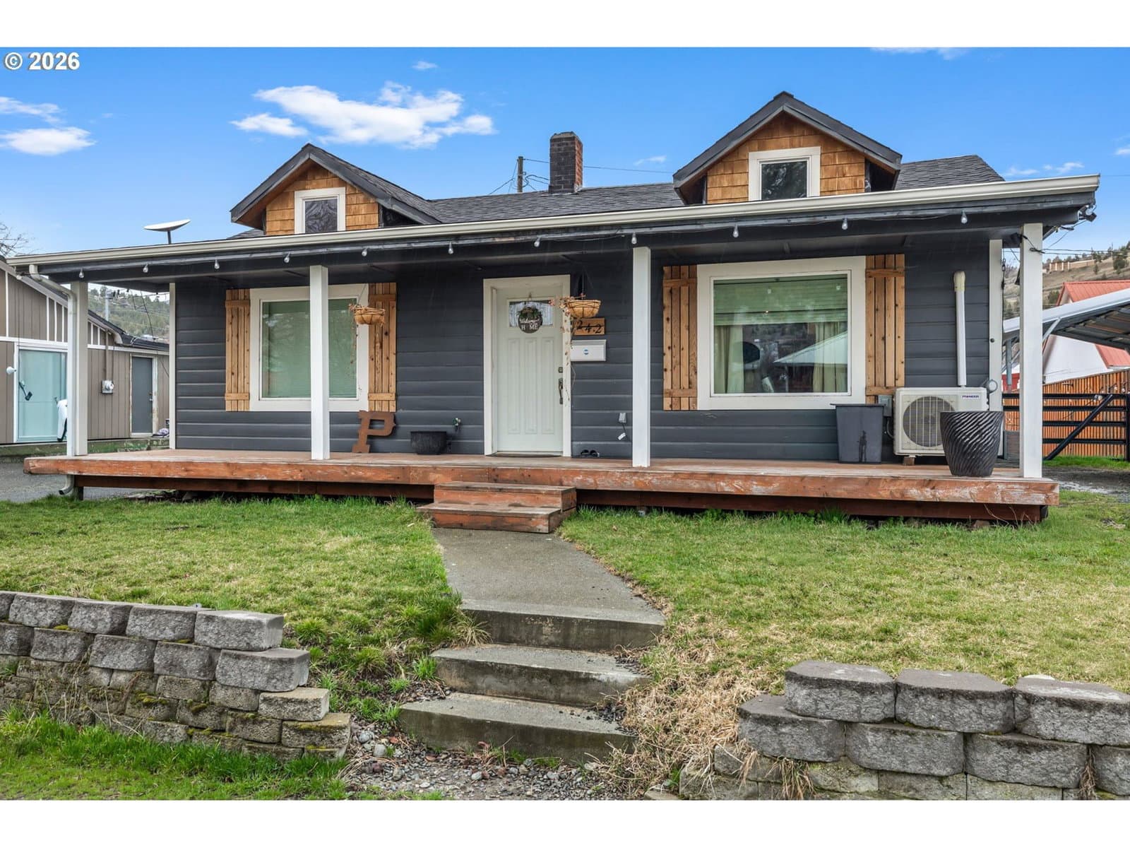 Listing photo 1 of 6