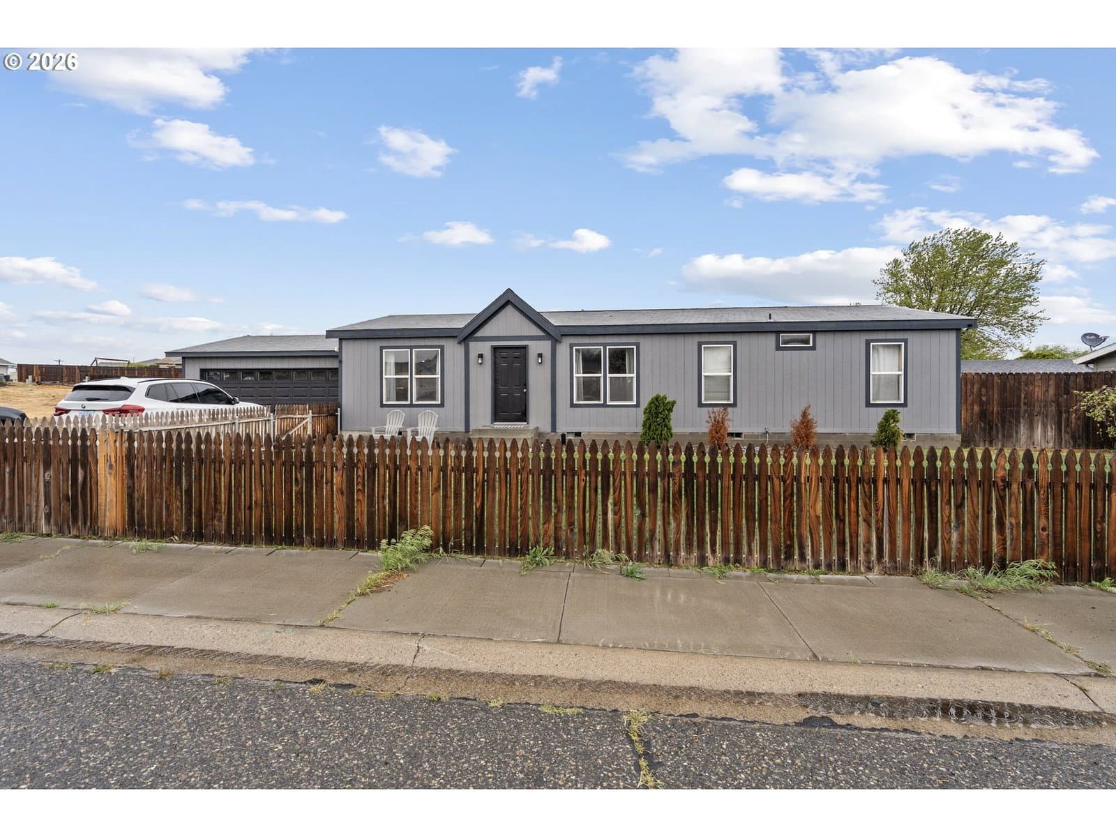 Listing photo 1 of 6