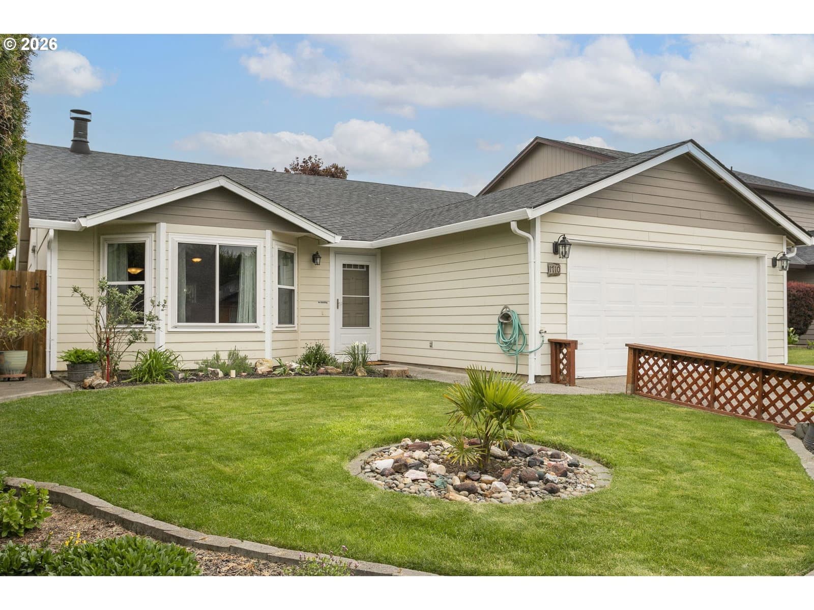 Listing photo 1 of 6