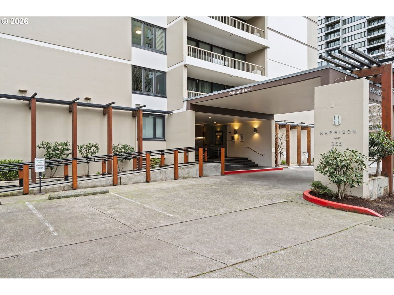 Listing photo 1 of 6