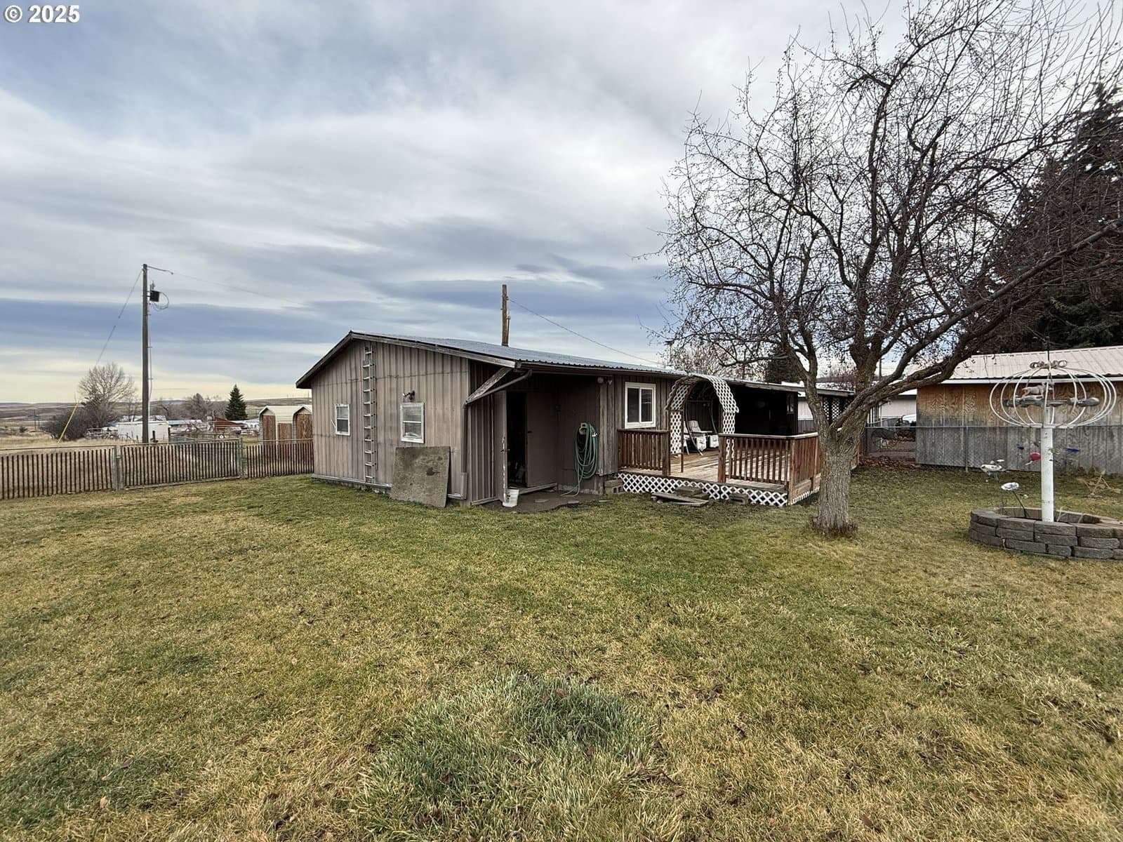 Listing photo 1 of 6