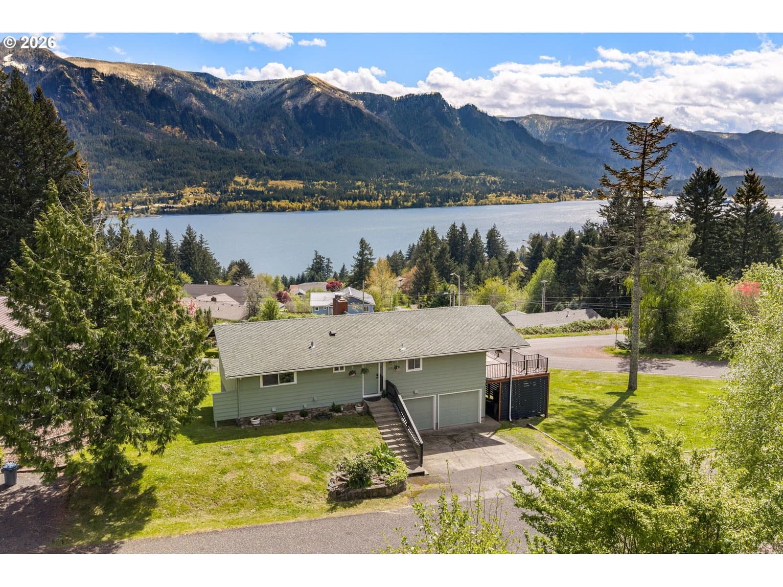 Listing photo 1 of 6