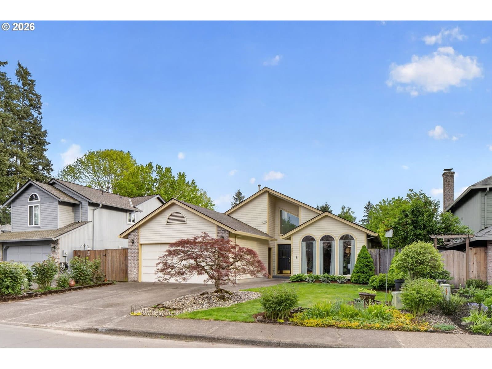 Listing photo 1 of 6