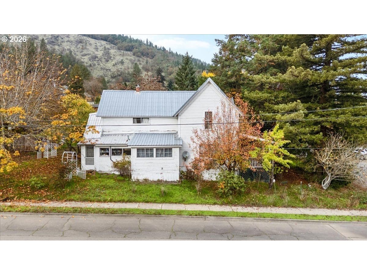 Listing photo 1 of 6