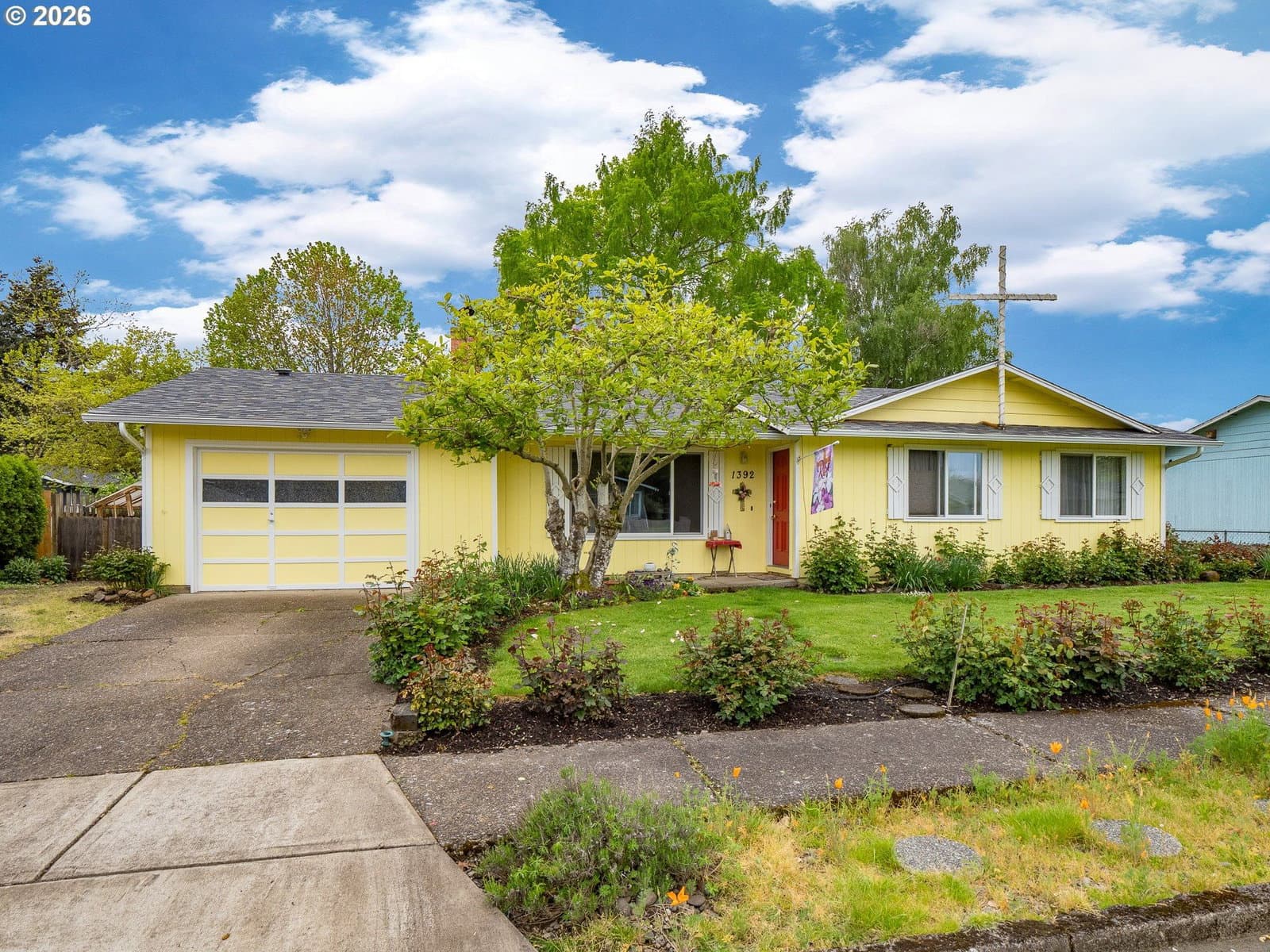 Listing photo 1 of 6