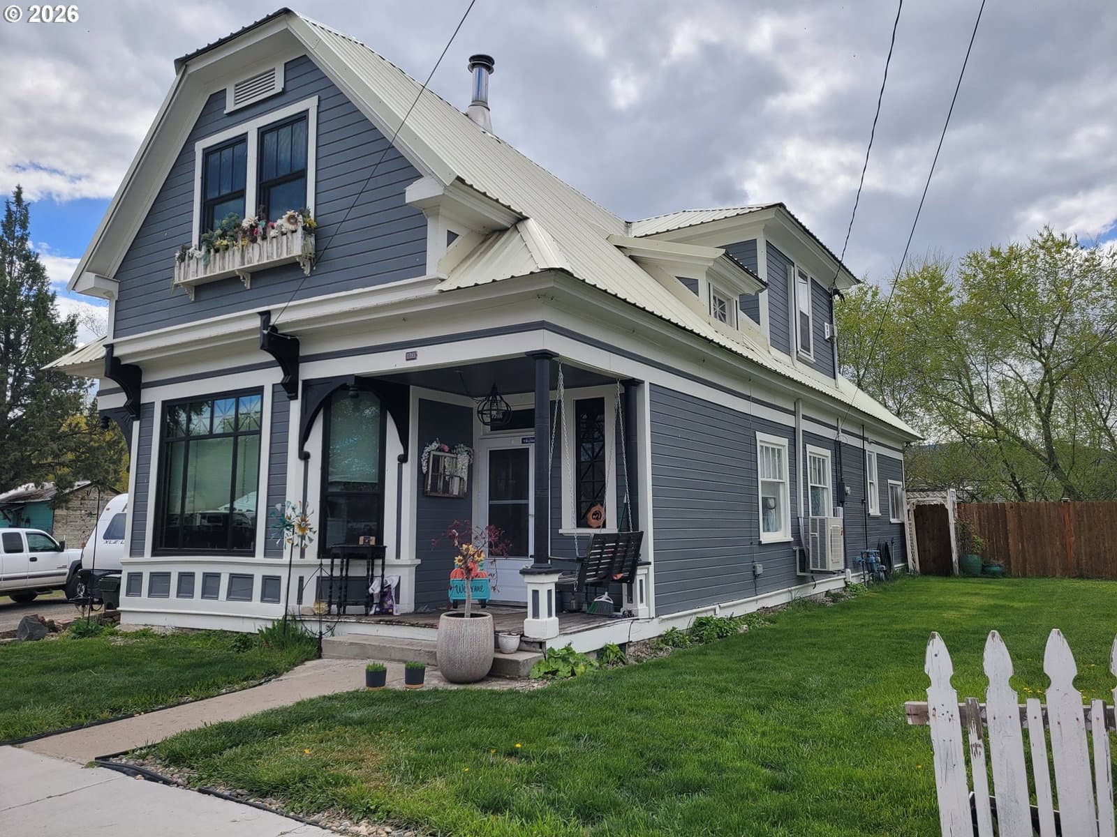 Listing photo 1 of 6