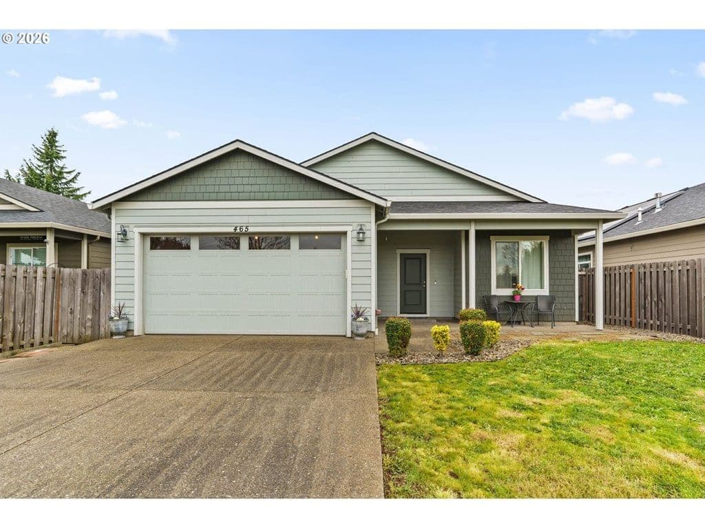 Listing photo 1 of 6