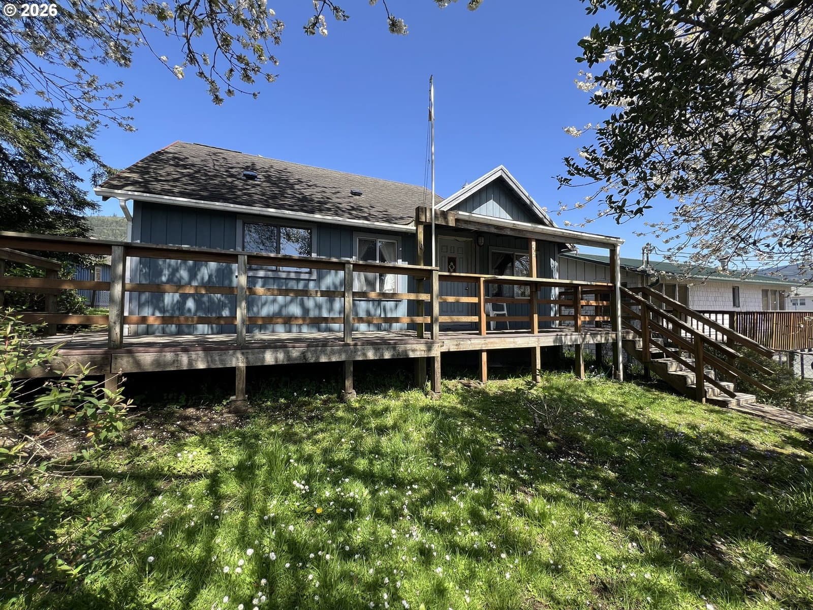 Listing photo 1 of 6