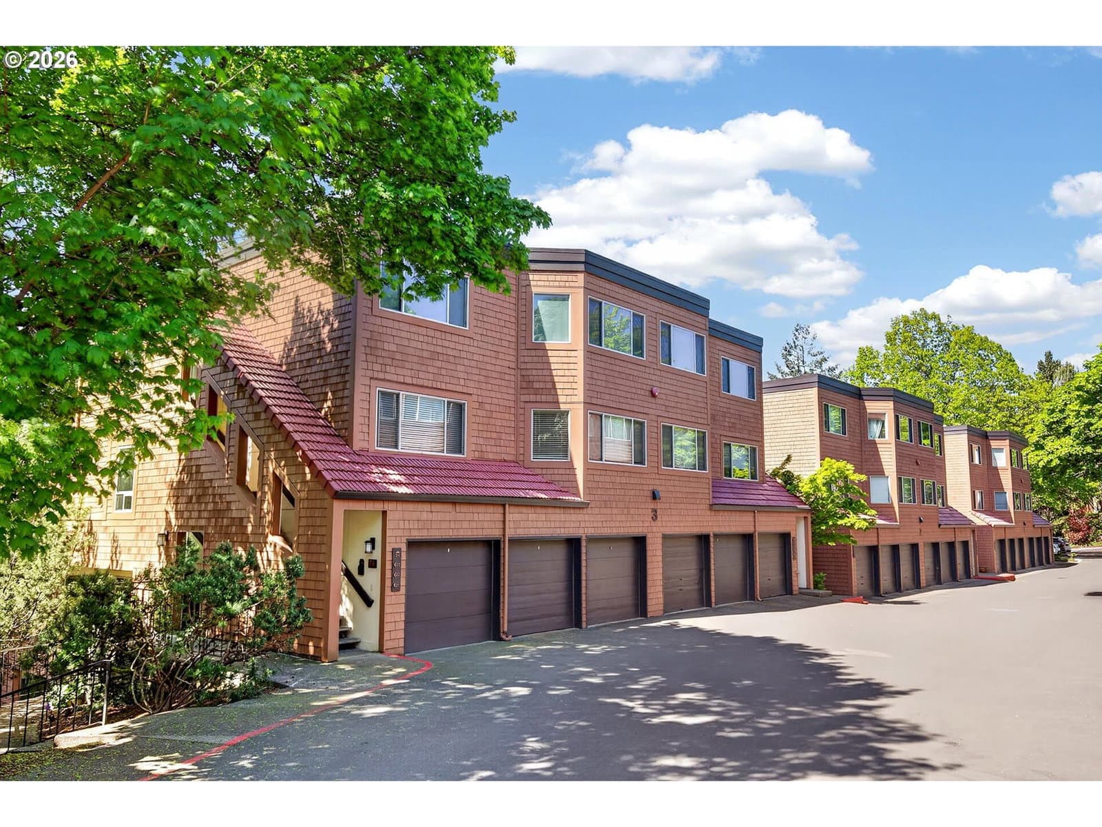 Listing photo 1 of 6