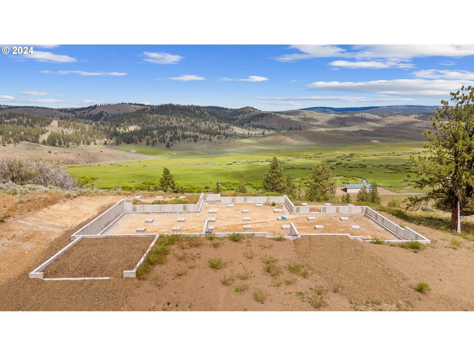 Listing photo 1 of 6