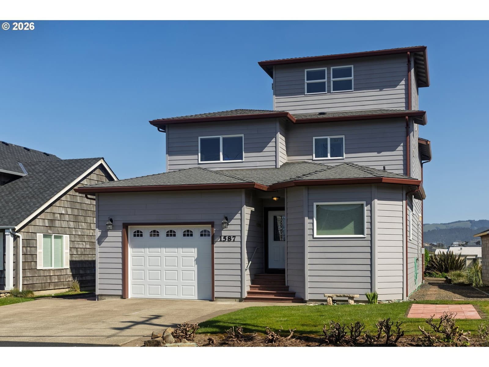 Listing photo 1 of 6