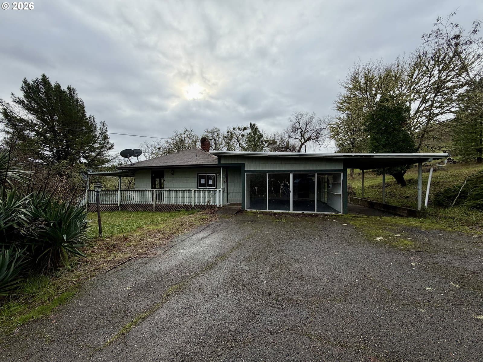 Listing photo 1 of 6