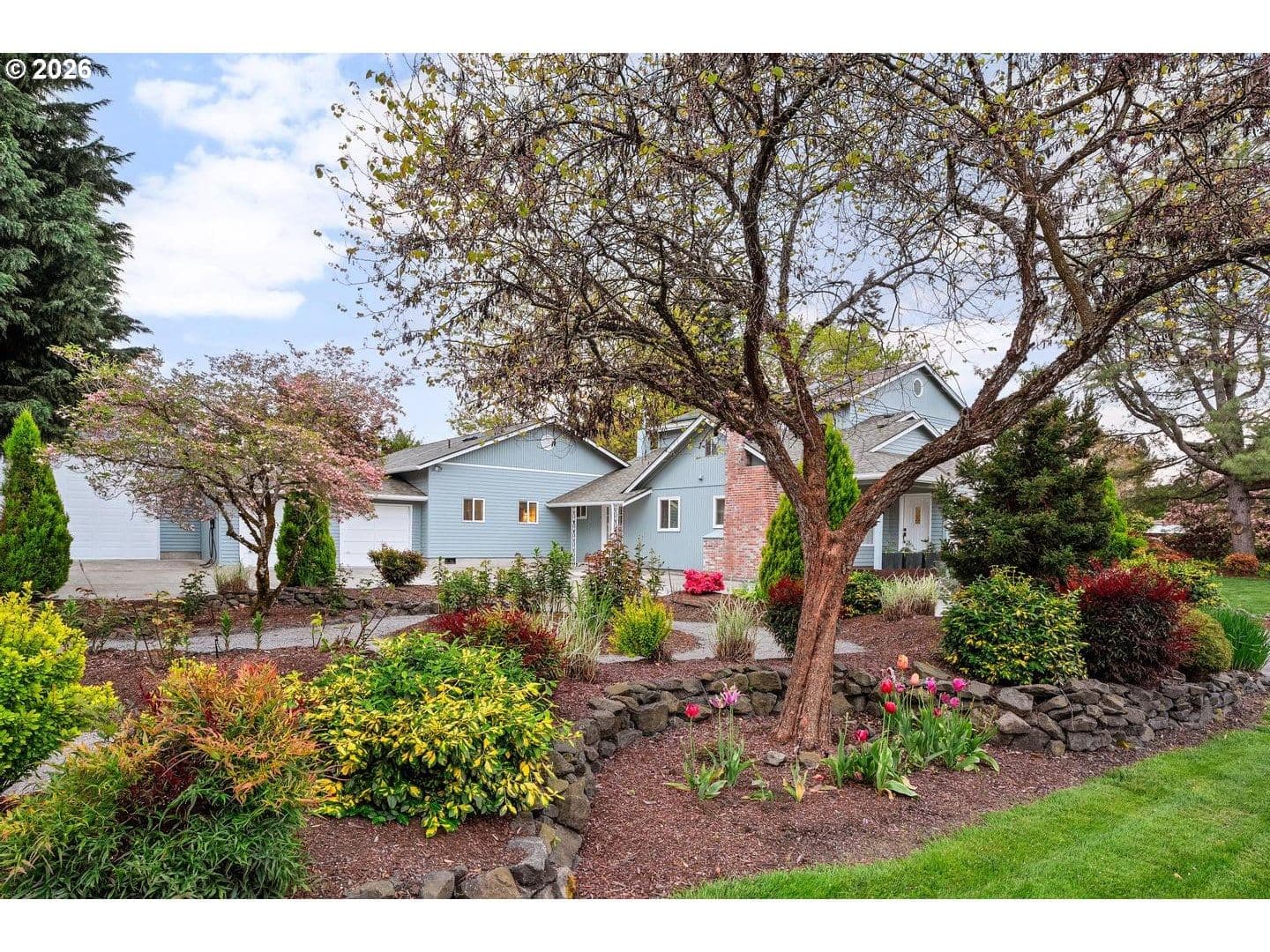 Listing photo 1 of 6