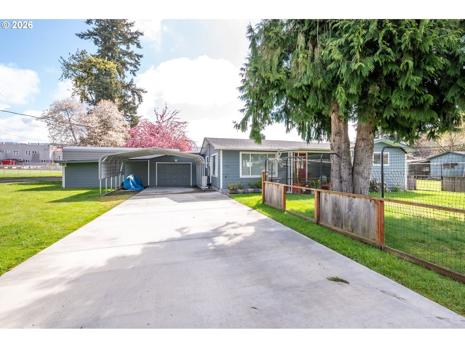 Listing photo 1 of 6