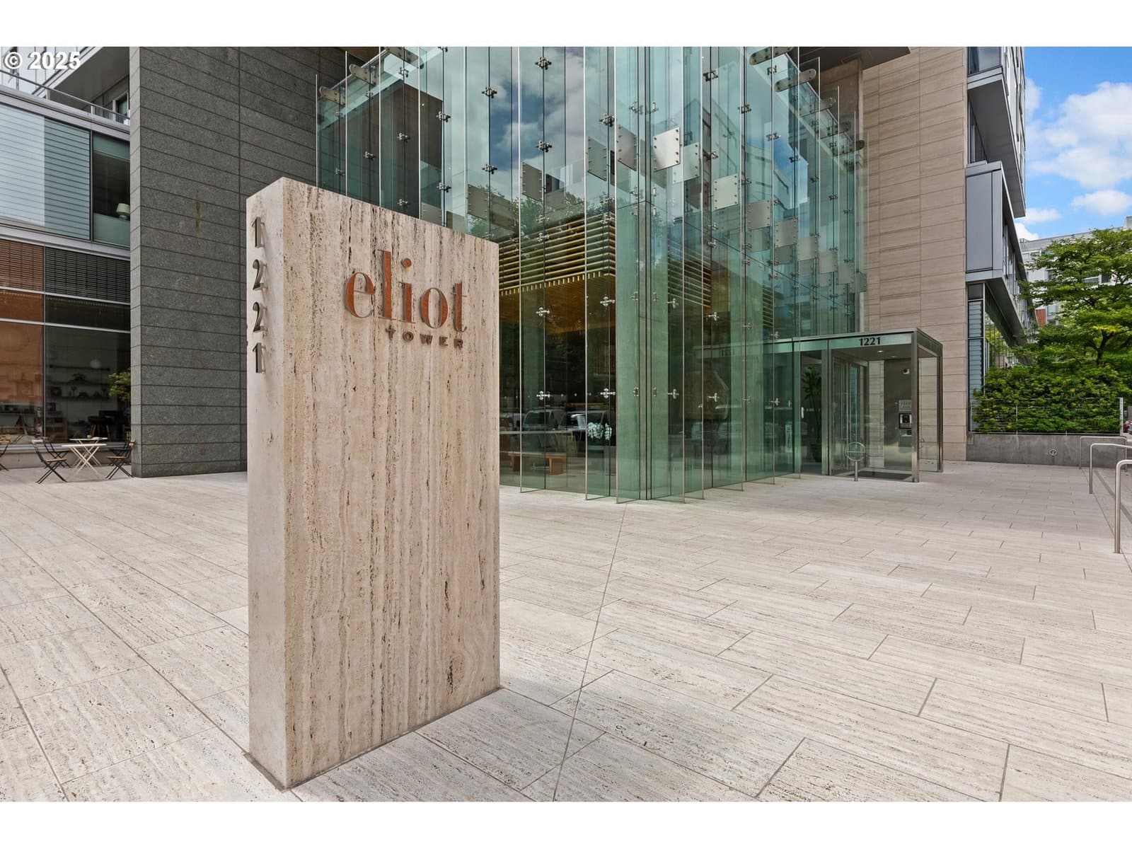 Listing photo 1 of 6