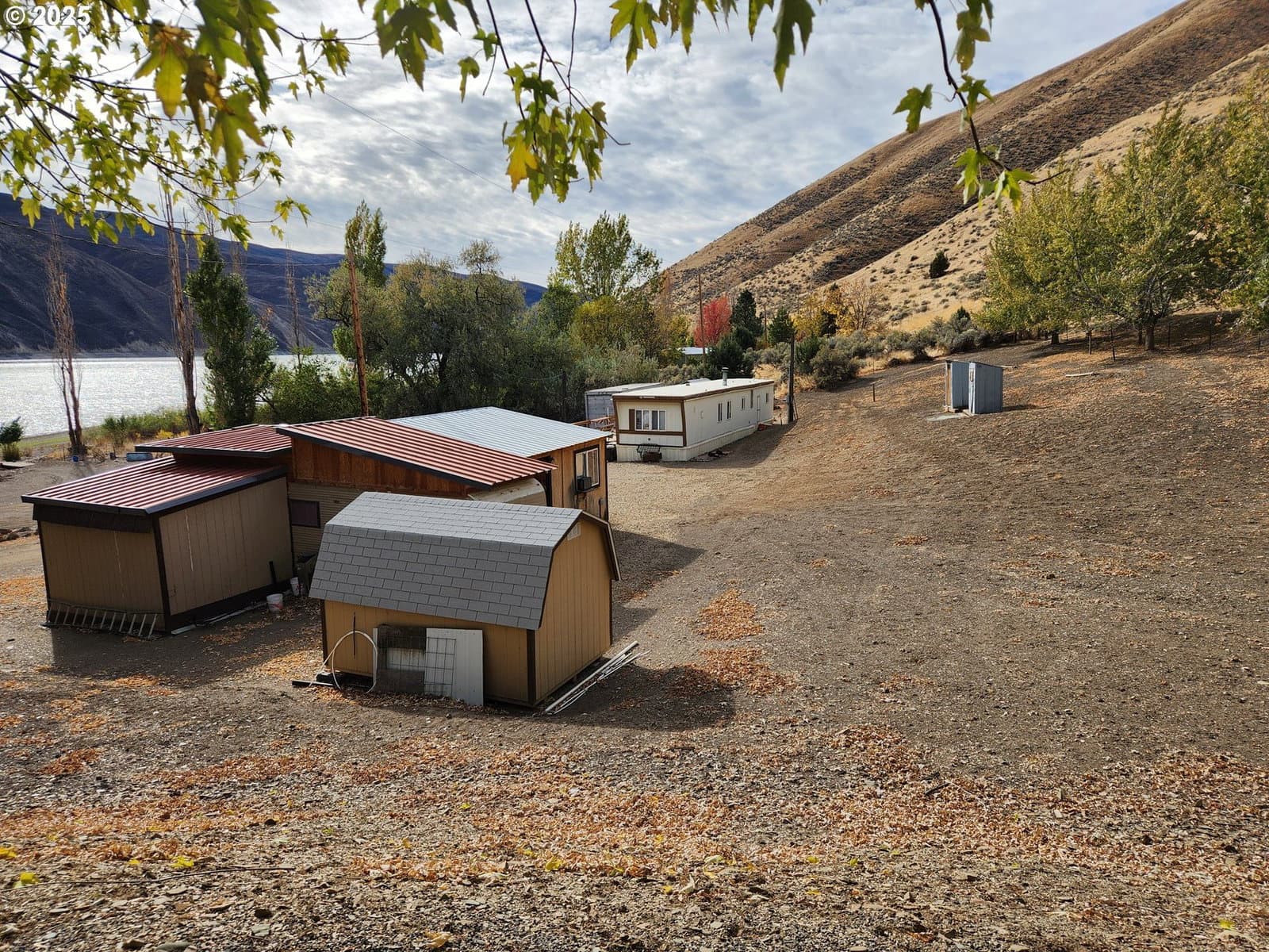 Listing photo 1 of 6