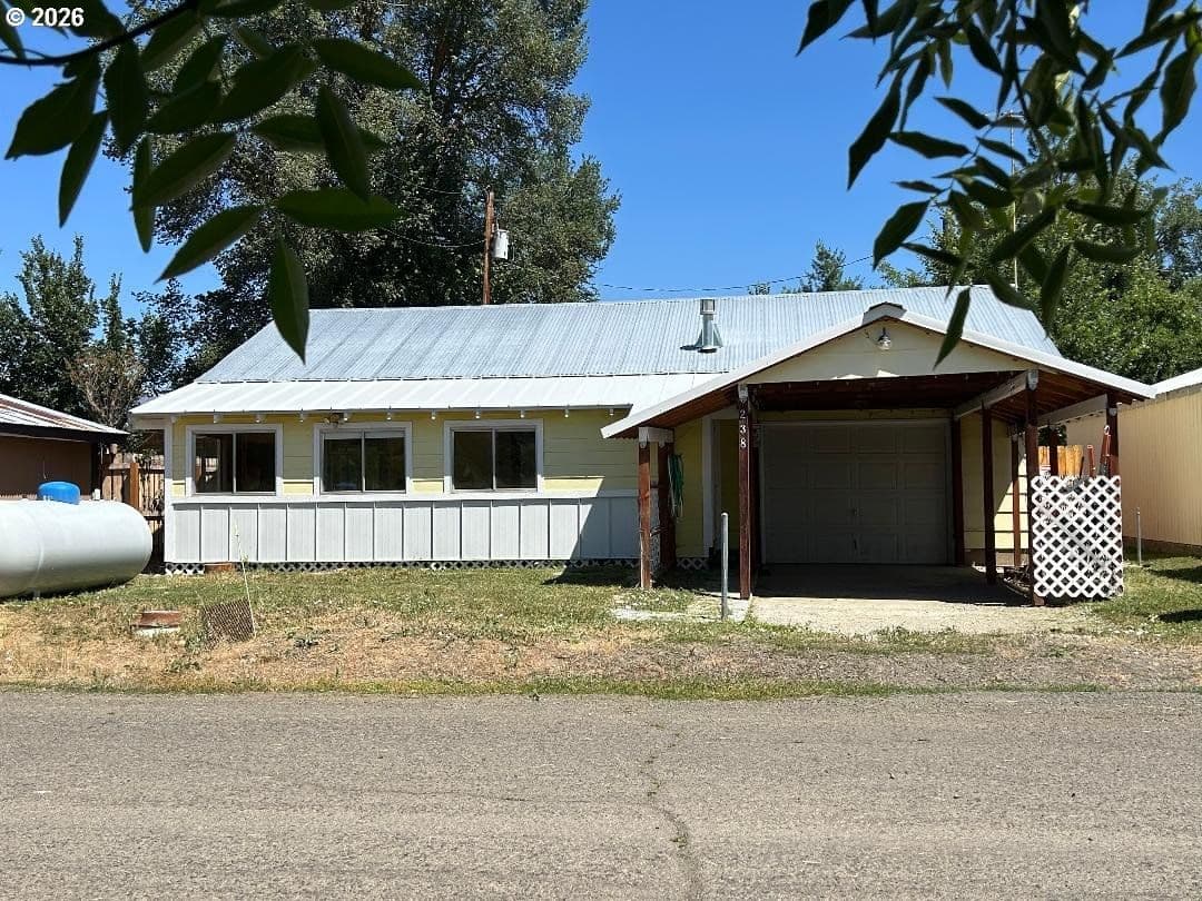 Listing photo 1 of 6