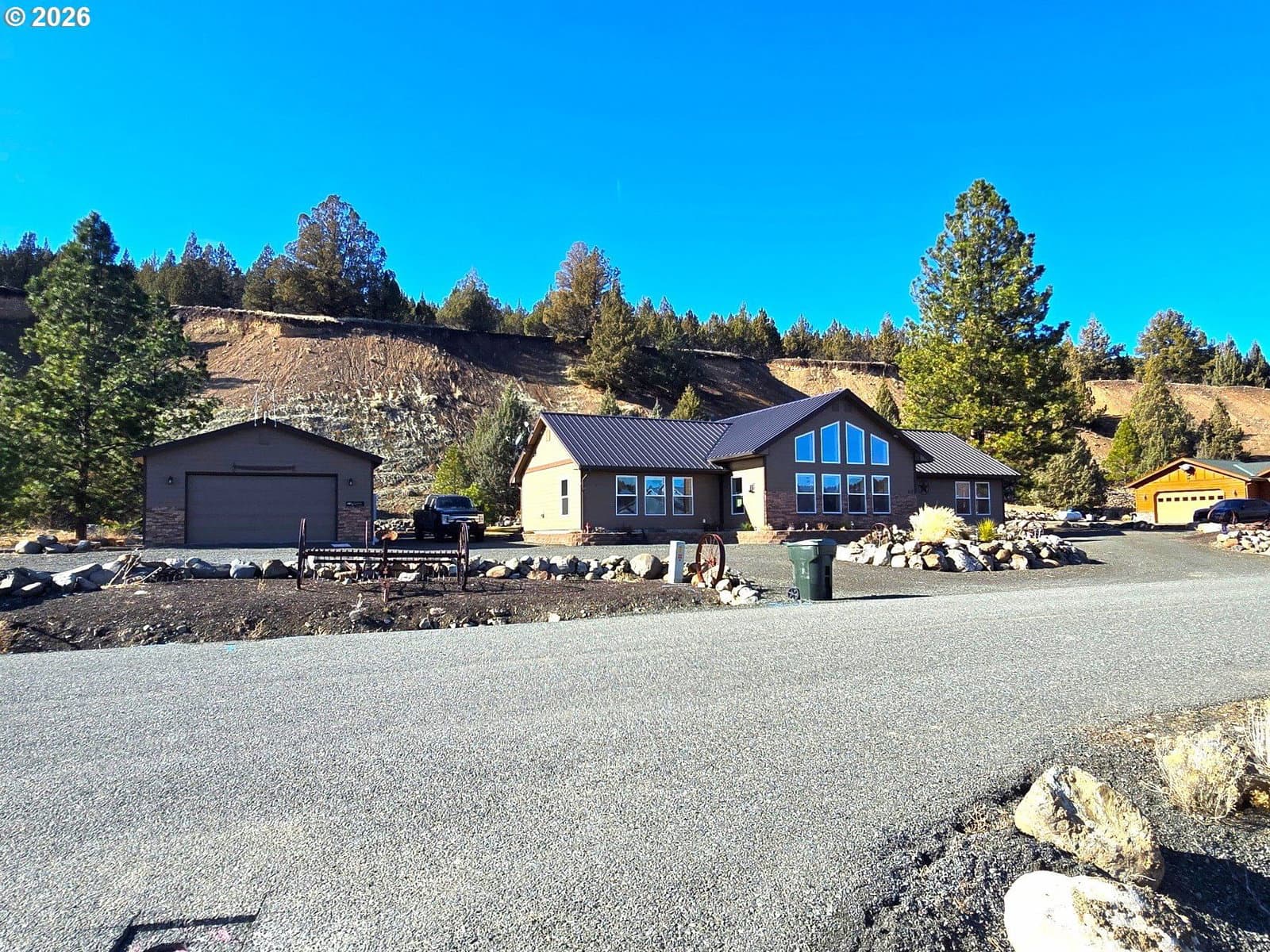 Listing photo 1 of 6