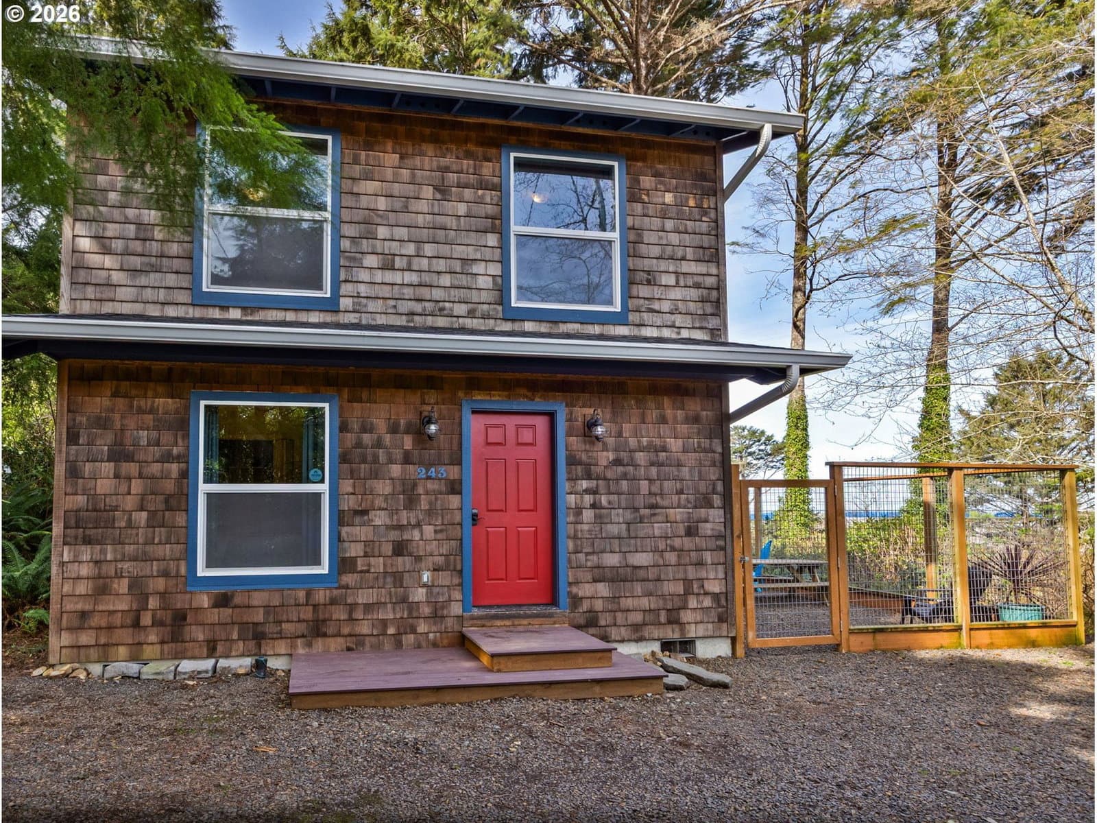 Listing photo 1 of 6