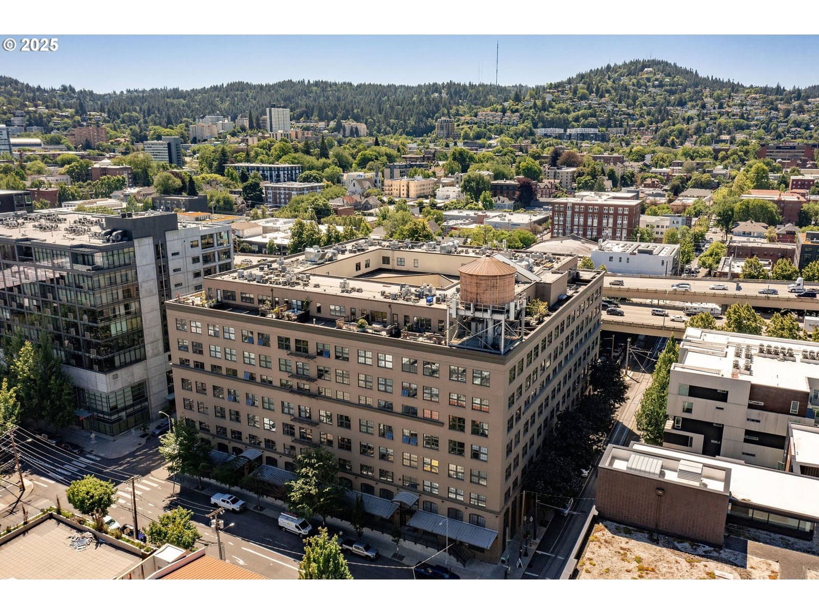 Listing photo 1 of 6