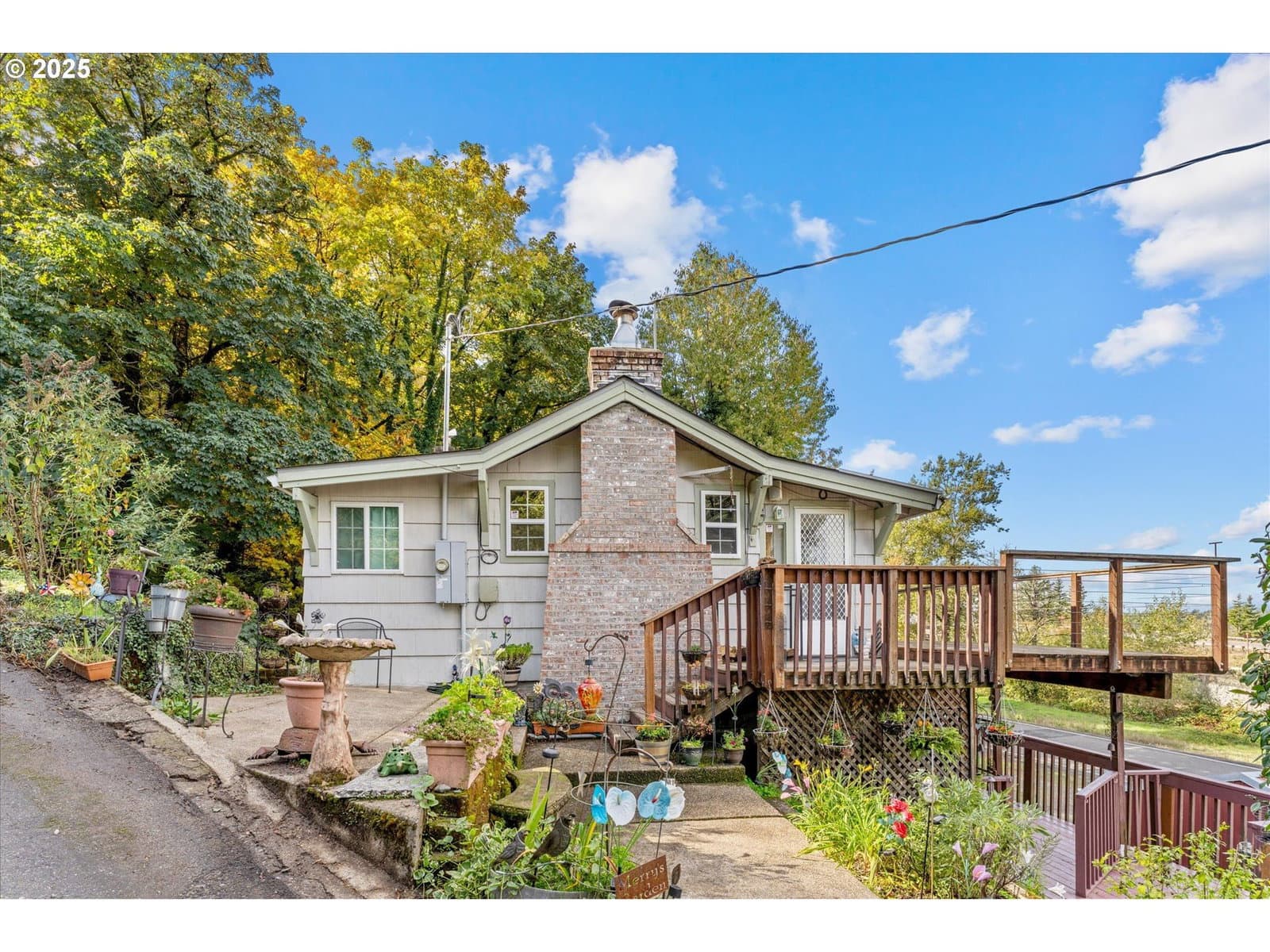 Listing photo 1 of 6