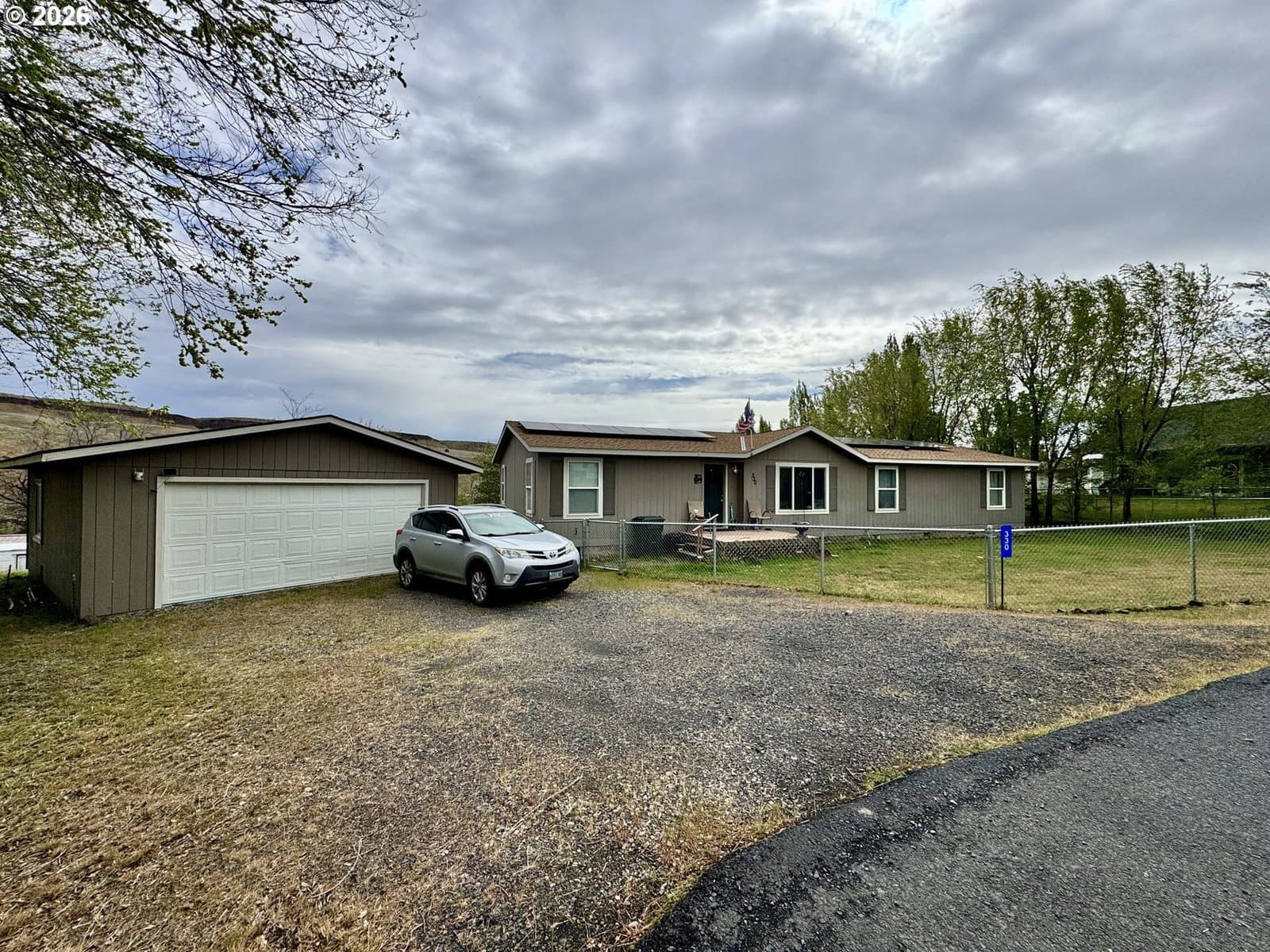 Listing photo 1 of 6