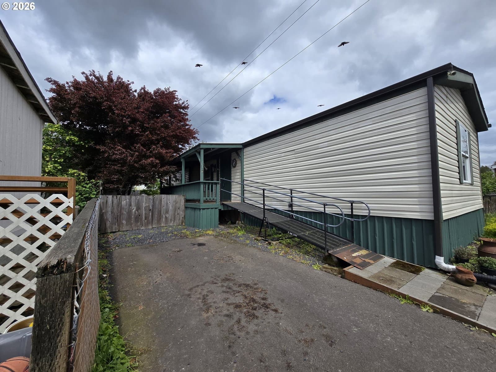 Listing photo 1 of 6