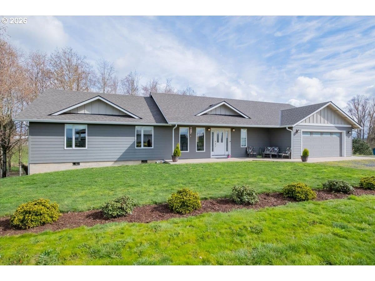 Listing photo 1 of 6