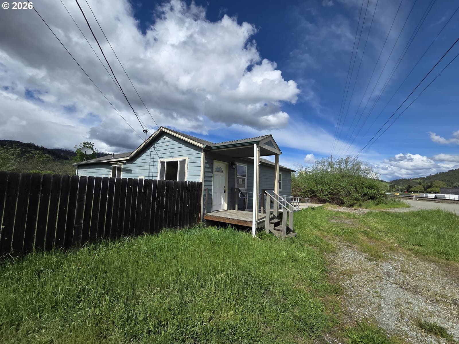 Listing photo 1 of 6