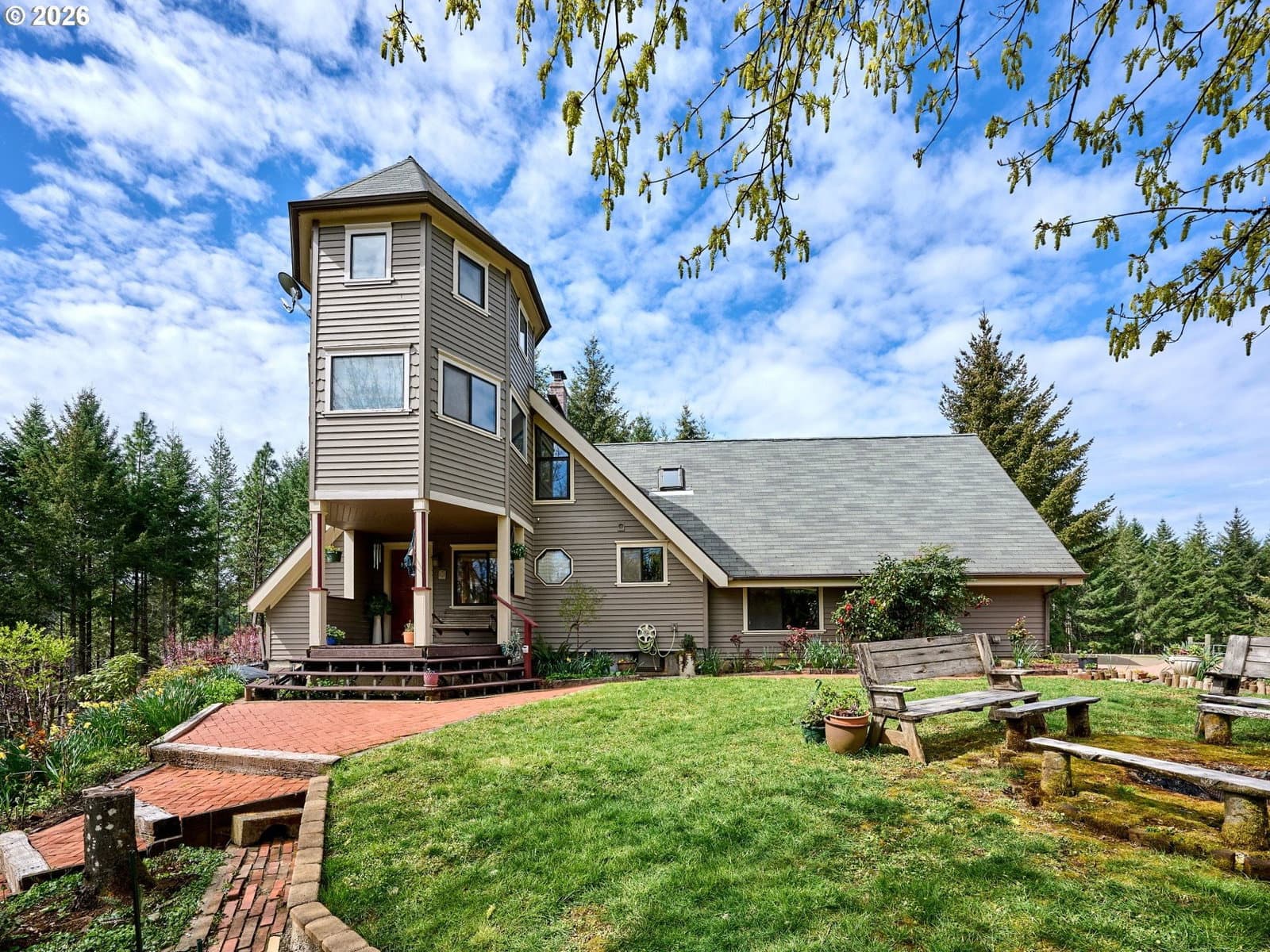 Listing photo 1 of 6