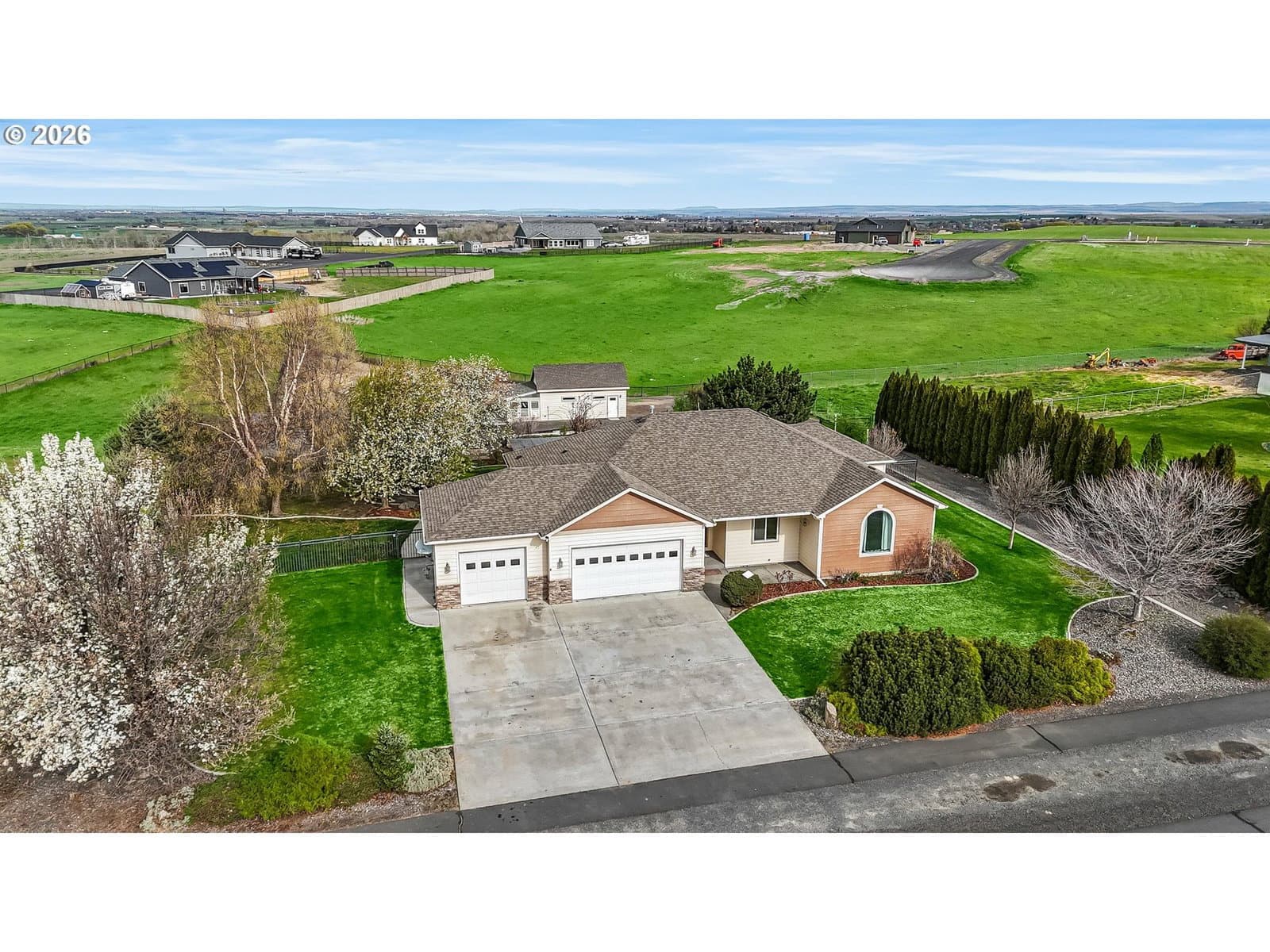 Listing photo 1 of 6